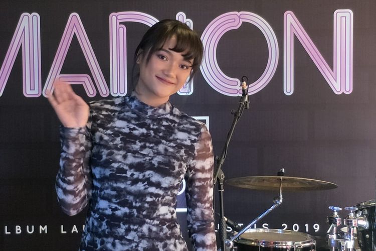 Marion Jola saat jumpa pers peluncuran album perdananya Marion di KFC Cideng, Jakarta Pusat, Selasa (27/8/2019).