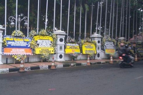 8.000 Pelayat dan 1.200 Papan Bunga Datang ke Gedung Pakuan Selama Takziah untuk Eril