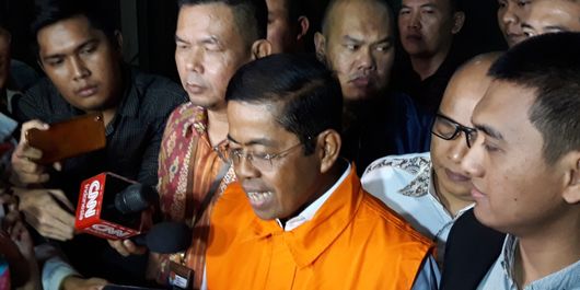 Mantan Sekjen Partai Golkar, Idrus Marham ditahan seusai diperiksa di Gedung KPK Jakarta, Jumat (31/8/2018).