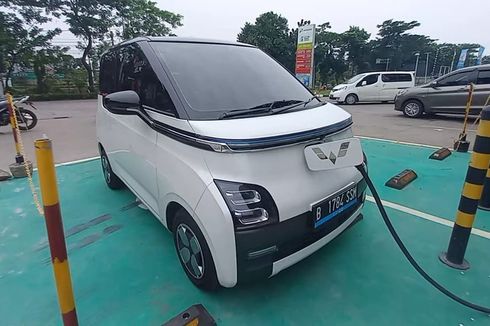 Begini Cara Mengecas Baterai Mobil Listrik Wuling Air ev yang Benar