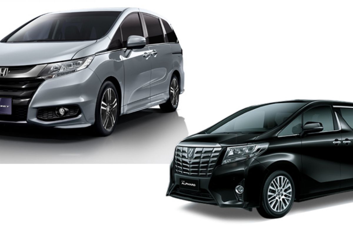 Honda Odyssey dan Toyota Alphard.