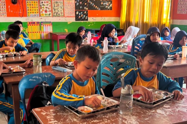 Prabowo Minta MBG Fokus untuk Anak Kurang Gizi, Pengamat: Langkah yang Tepat