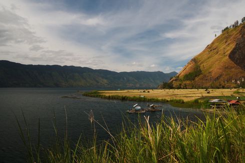 Asal Mula Telaga Biru, Telaga yang Terbentuk dari Tangisan Majojaru 