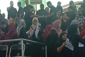 Kenakan Baju Gelap, Mahasiswa Kedokteran Undip Lakukan Aksi Simpatik soal PPDS