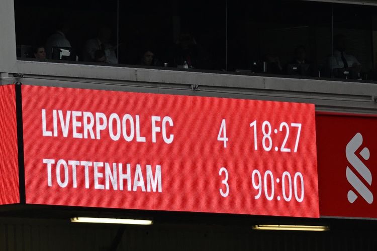 Papan skor pertandingan pekan ke-34 Liga Inggris 2022-2023 antara Liverpool vs Tottenham Hotspur di Stadion Anfield, Minggu (30/4/2023) malam.