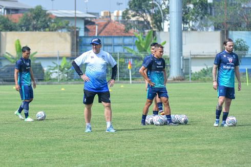 Tatap 8 Besar Piala Presiden, Pelatih Persib Ingatkan Liga Lebih Penting