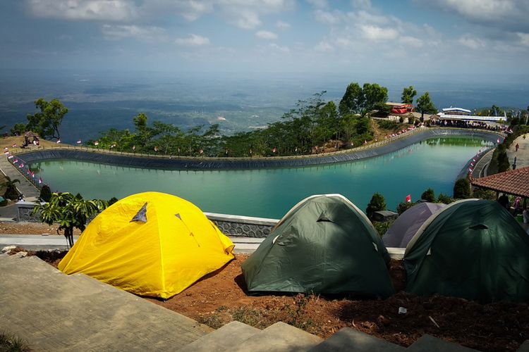 Embung Sriten di Gunungkidul, Daerah Istimewa Yogyakarta.