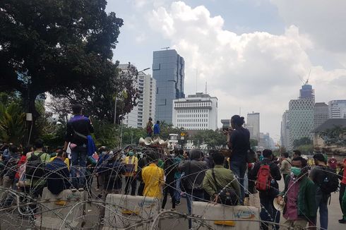 Hari Ini, 2.150 Demonstran Tolak UU Cipta Kerja Berhadapan dengan 10.000 Aparat di Jakarta