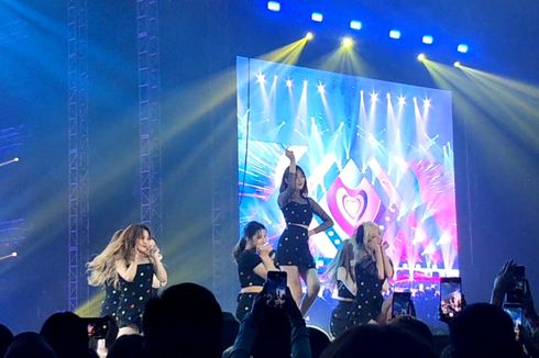 Kejutan Manis Penggemar untuk Fromis_9 di Super K-Pop Festival Indonesia 2019