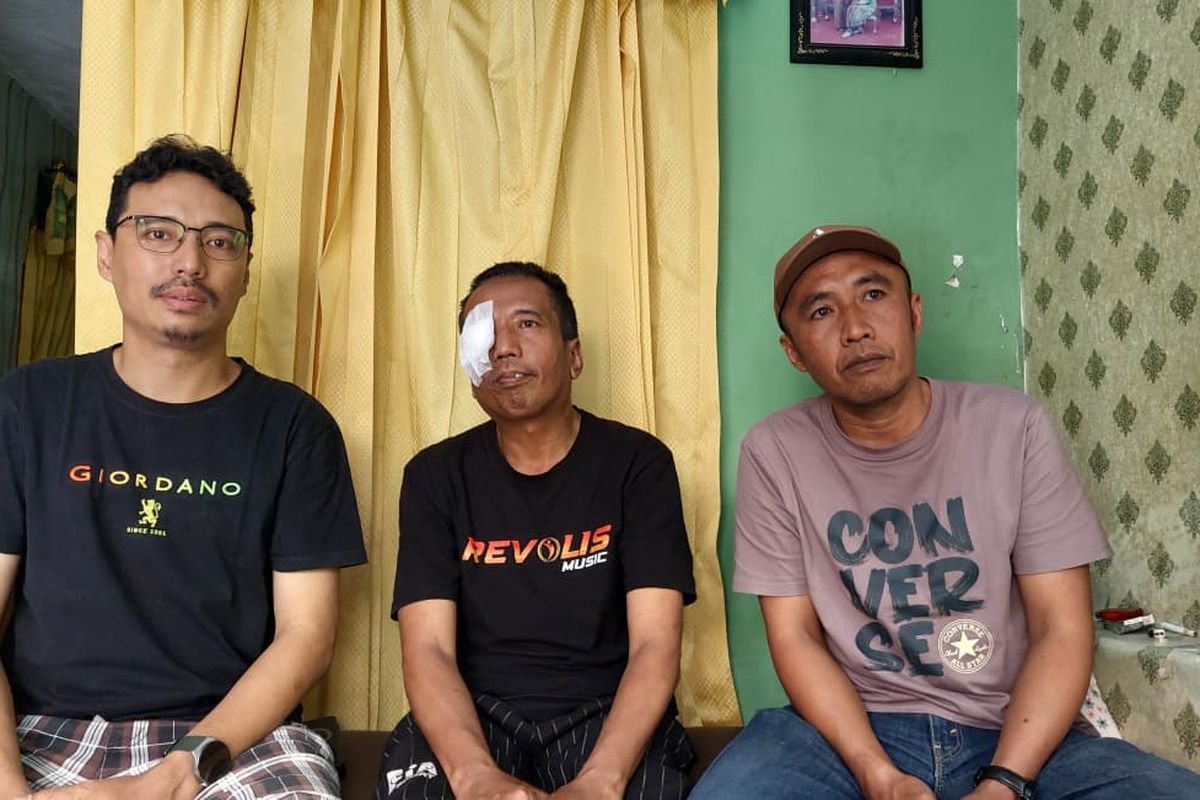 Nanang Arianto (tengah), musisi Banyuwangi yang menjadi korban penganiayaan. 
