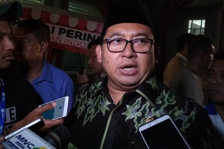 Wakil Ketua DPR RI, Fadli Zon Usai Menghadiri Acara Buka Bersama Partai Perindo di Kantor DPP Perindo, Menteng, Jakarta Pusat, Selasa (30/5/2017).