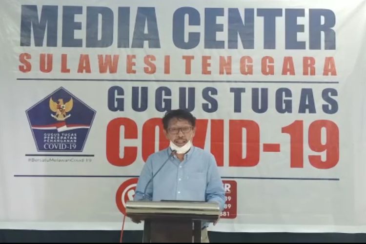 dr La Ode Rabiul Awal Jubir covid-19 Sultra saat rilis pers terkait perkembangan kasus corona