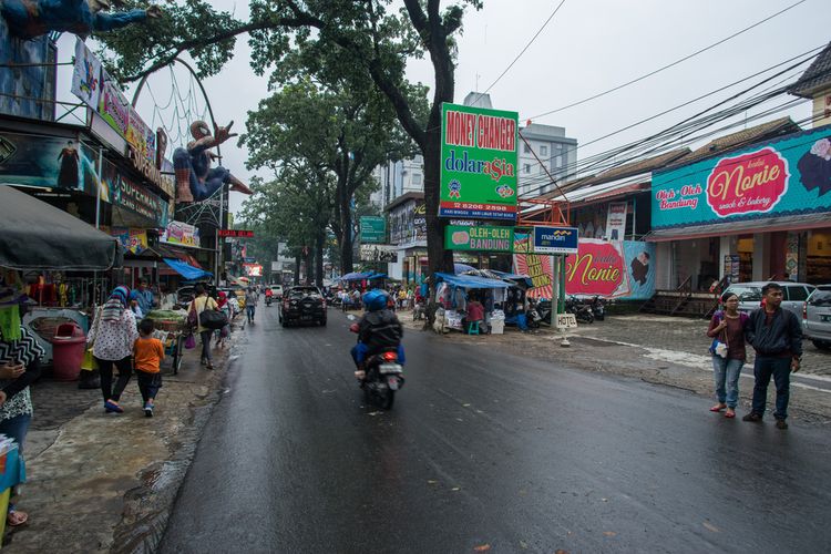 Kawasan Cihampelas Walk.