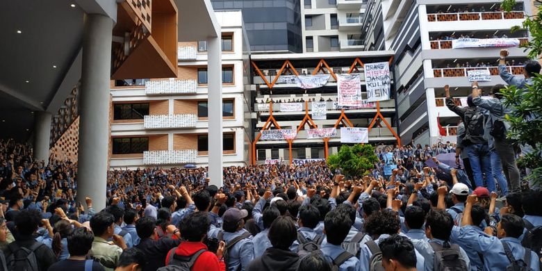 Ratusan Mahasiswa Universitas Gunadarma Demo Kampusnya Sendiri Tuntut Perbaikan Sistem