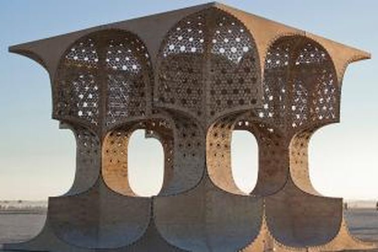 The Hayam Temple atau Candi Hayam merupakan instalasi sementara yang dibangun di Festival Burning Man di Black Rock, Desert, Nevada, pada Agustus 2014 lalu. 