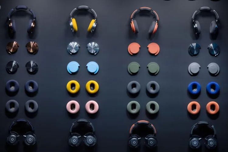 Aneka kombinasi warna outer cap dan ear cushion untuk Dyson OnTrac