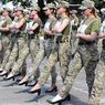 Foto Tentara Wanita Ukraina Berbaris Pakai Sepatu Hak Tinggi Picu Kontroversi