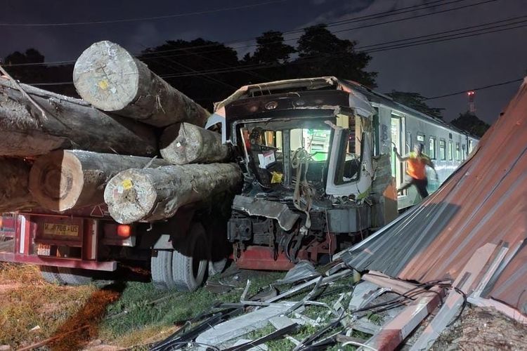 Penyelidikan Kecelakaan KA Jenggala Masih Berlangsung, Tersangka Belum Juga Ditetapkan
