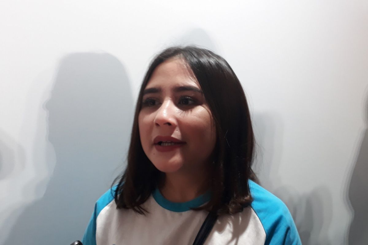 Prilly Latuconsina di sela kampanye cegah kanker serviks di Plaza Indonesia, Jakarta Pusat, Sabtu (21/4/2018).