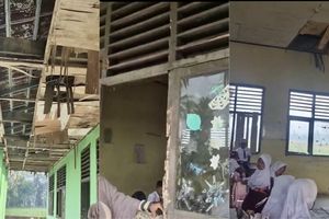 Cerita Siswa SD di Lampung Timur, Hari Pertama Sekolah di Bawah Plafon Menganga