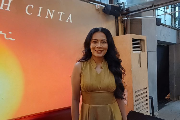 Dee Lestari Nyanyikan Ulang “Perahu Kertas” di Album Barunya