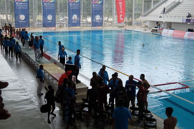 Keributan antarpemain pada test-event polo air di stadion akuatik GBK, Rabu (13/12/2017).