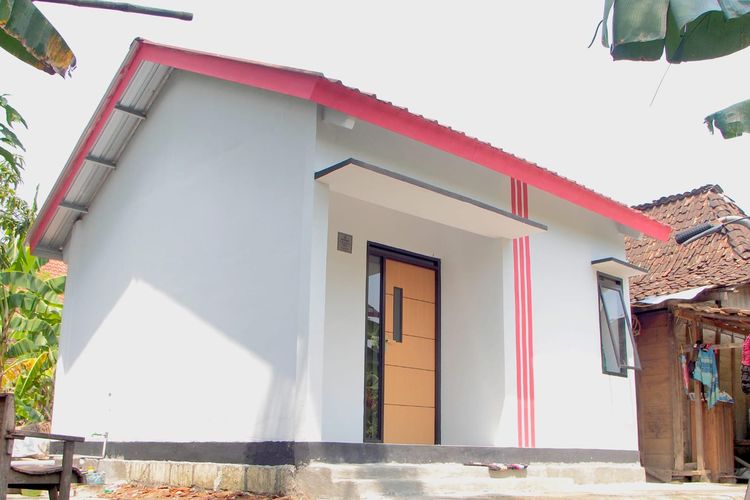 Salah satu rumah sederhana yang direnovasi pada program kerja sama PT Djarum dan beberapa pemerintah kabupaten di Jawa Tengah.