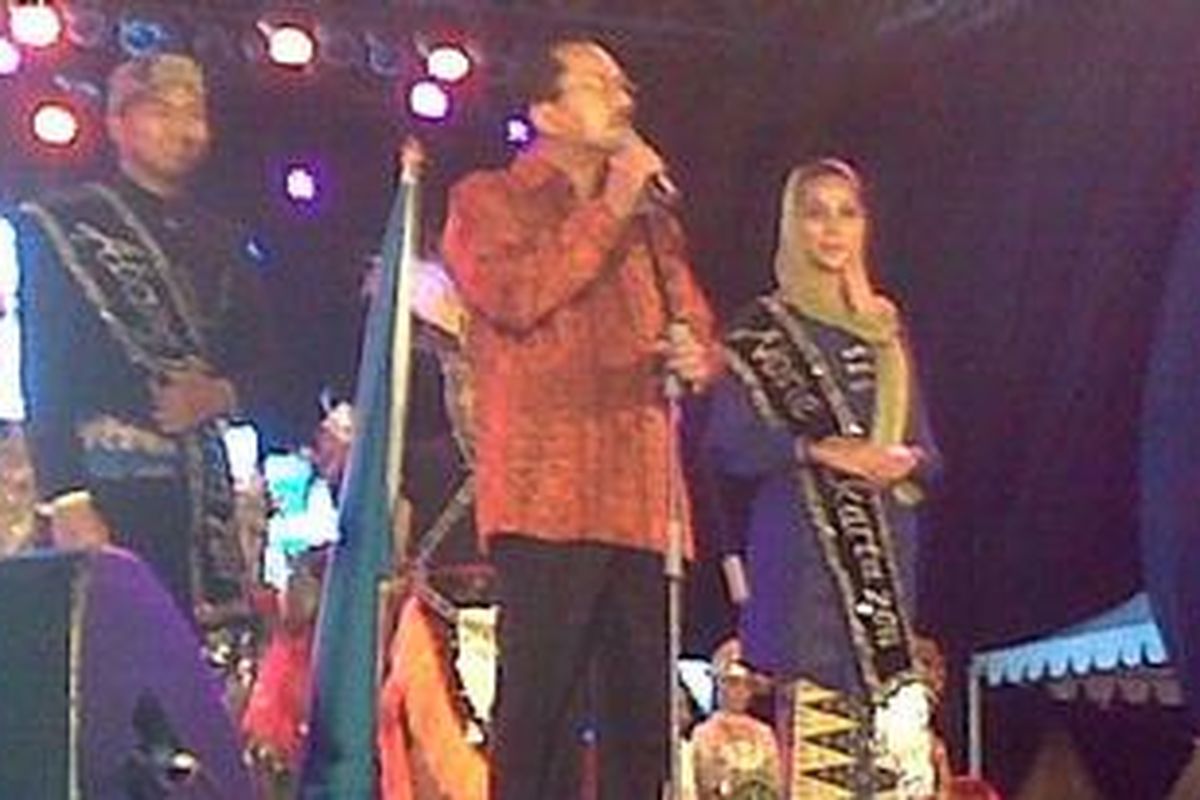 Gubernur DKI Jakarta, Fauzi Bowo, saat memberikan sambutan pada Opening Ceremony SEA Games XXVI di Monas, Jakarta, Jumat (11/11/2011).