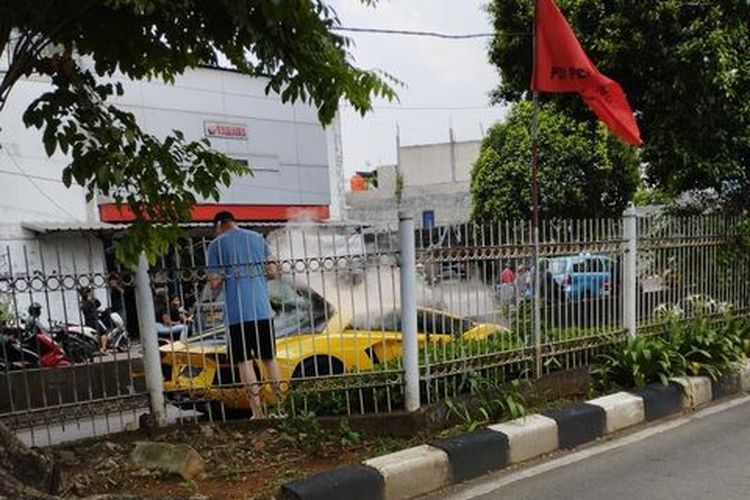 Lamborghini Aventador alami overheat di Jalan Panjang Arteri, Sabtu (14/1/2023)