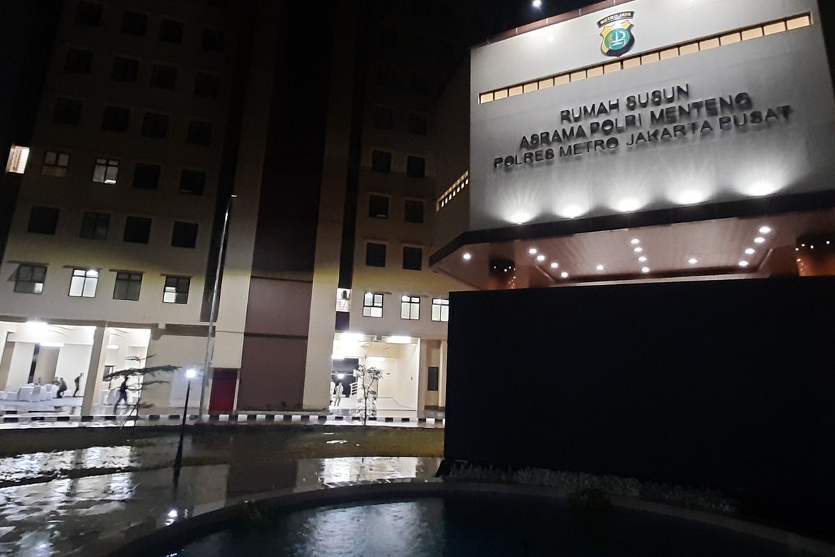 Gubernur DKI Jakarta Anies Baswedan meresmikan Rumah Susun (Rusun) Asrama Polri yang terletak di Kelurahan Gondangdia, Kecamatan Menteng, Jakarta Pusat, Selasa (4/10/2022) petang.