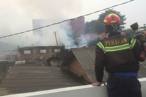 Kebakaran di Pabrik Tahu Bekasi, Seluruh Bangunan Ludes Dilalap Api