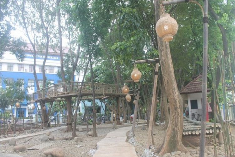 Rupa Taman Bambu yang didirikan pada tahun 2016 oleh Pemerintah Kota Tangerang di Jalan Perintis, Kecamatan Tangerang, Kota Tangerang, Banten. (Istimewa/dokumentasi www.tangerangkota.go.id)