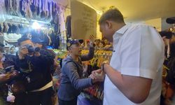 Temui Pedagang di Pasar Senen, Menteri UMKM Tegaskan Bakal Cari Solusi Setelah Ada Larangan Impor