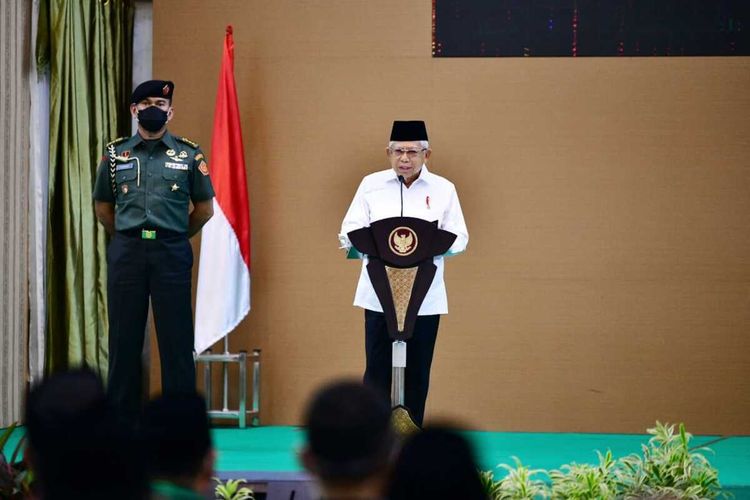Wakil Presiden (Wapres) Republik Indonesia (RI), KH Ma'ruf Amin menghadiri silaturahmi akbar bersama pemerintah dan masyarakat Kota Makassar, di Auditorium Al Jibra Kampus 2 UMI, Sabtu (3/12/22).