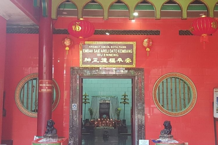 Area makam keramat Embah Said Areli Dato Kembang di dalam Vihara Bahtera Bhakti, Ancol, Jakarta Utara.