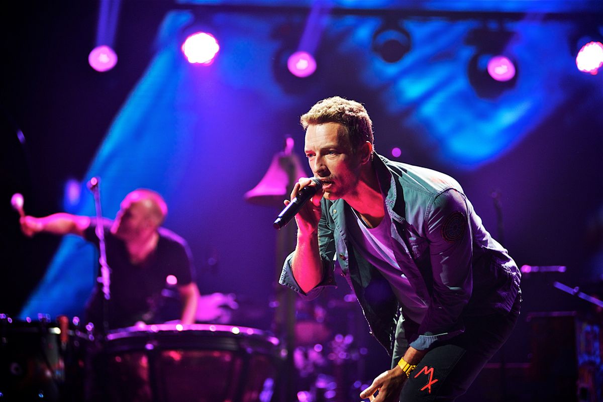 Vokalis Coldplay Chris Martin ketika tampil dalam konser di Las Vegas, Amerika Serikat, (23/9/2011).