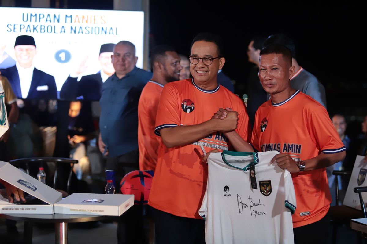 Capres nomor urut 1 Anies Baswedan di acara bertajuk ?Umpan Manies? yang berlangsung di Rooftop Springhill, Kemayoran, Sabtu (20/1/2024). 