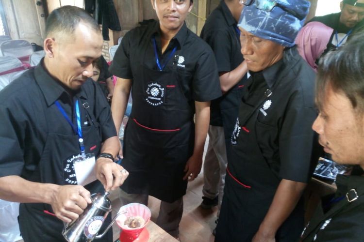 Salah satu suasana pelatihan barista yang diselenggarakan oleh Kementerian Ketenagakerjaan RI