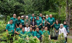 SMBC Indonesia Tanam 1.971 Pohon melalui Program BerDaya untuk Bumi di Garut