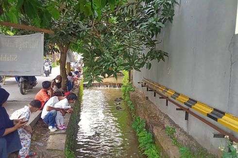 Selokan di Pamulang Diubah Jadi Kolam Ikan, Modalnya Rp 2 Juta Berasal dari Patungan Warga