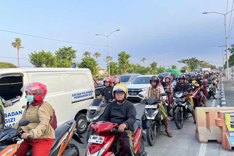 Cerita Pemudik Madura saat Tradisi Toron, Menabung hingga Tempuh Macet demi Keluarga