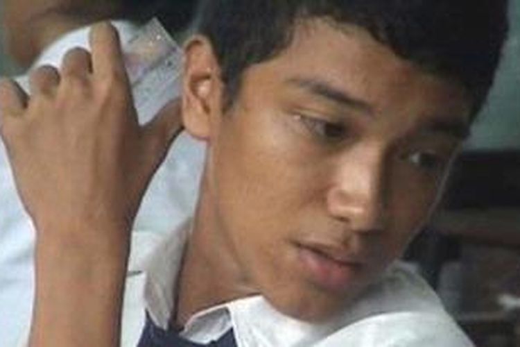 Praktik kecurangan ujian berupa contek-contekan dan buka catatan mewarnai pelaksanaan ujian nasional tingkat SMP di Polewali Mandar, Senin (25/4/2011).