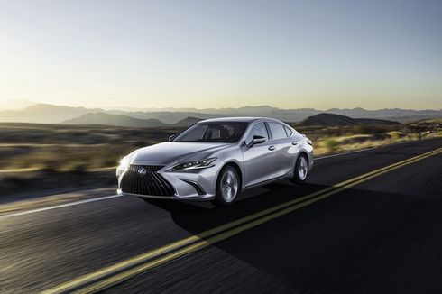 Permintaan Tinggi, Stok Lexus ES 300h Terbaru Sudah Habis