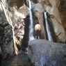 Uniknya Air Terjun Kembar Gajah di NTT, Punya Bebatuan Mirip Belalai Gajah