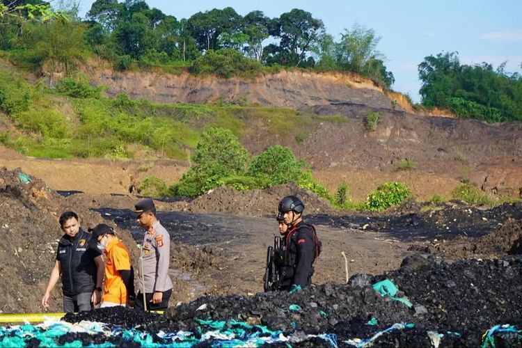 Bareskrim Mabes Polri mengungkap kasus tambang ilegal di Tahura Bukit Soeharto pada Oktober kemarin. Kawasan ini masih masuk delineasi IKN. 