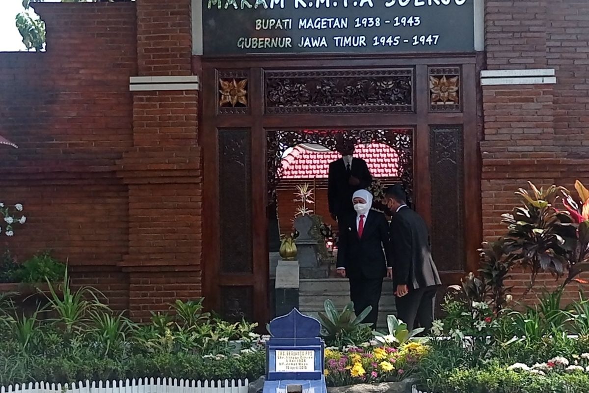 Gubernur Jawa Timur Khofifah Endar Parawansa melakukan ziarah ke makam Gubernur Soerjo dalam rangka HUTProvinsi Jawa Timur ke 77. Pasca insiden stadion Kanjuruhan gubernur mamatikan menunda semua kegiatan pesta rakyat untuk menghormati suka mendalam keluarga korban.