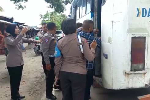 Sita 800 Liter Sopi Saat Razia Bus di Terminal Passo Ambon, Polisi: Pemiliknya Tidak Ada