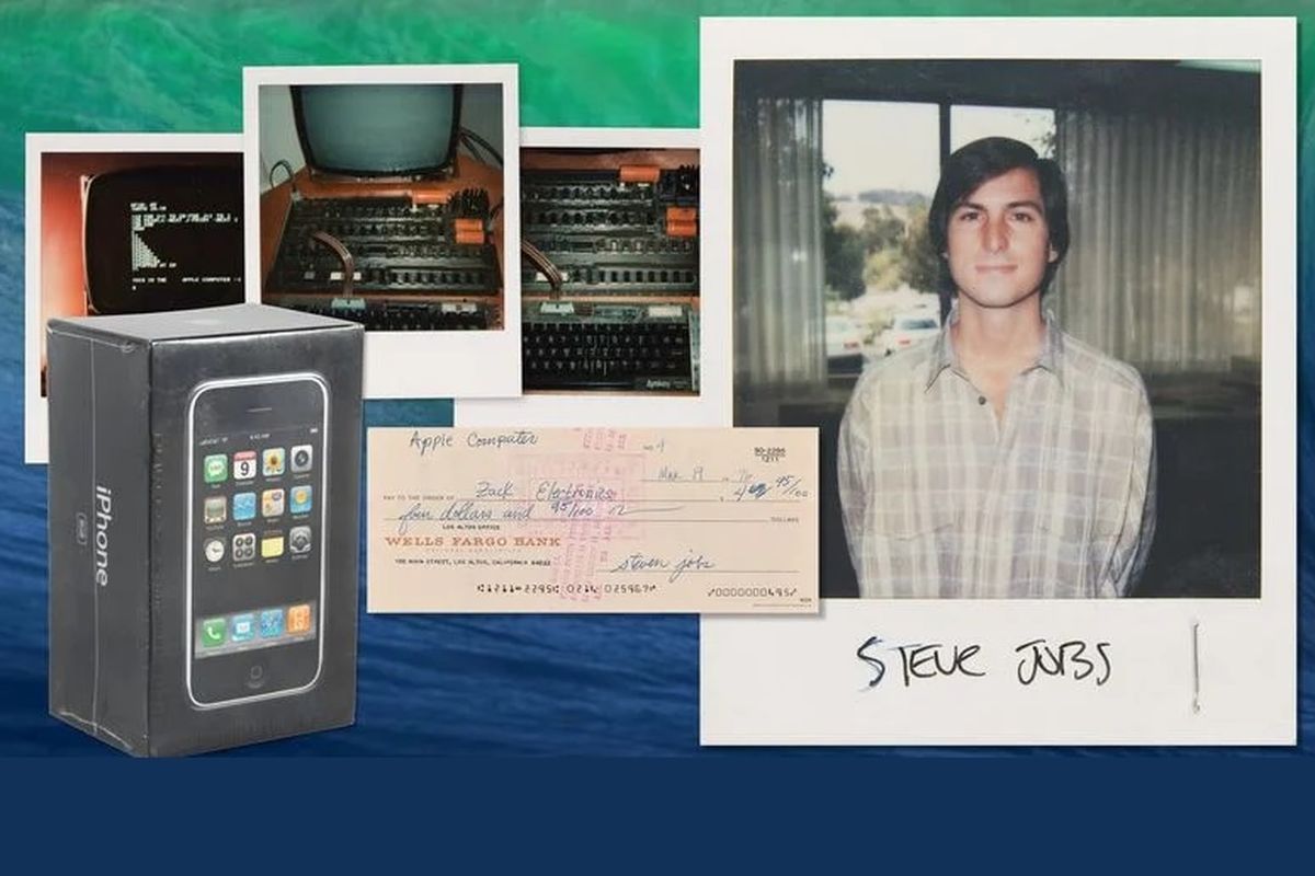 Aneka benda bersejarah peninggalan pendiri Apple, Steve Jobs dilelang