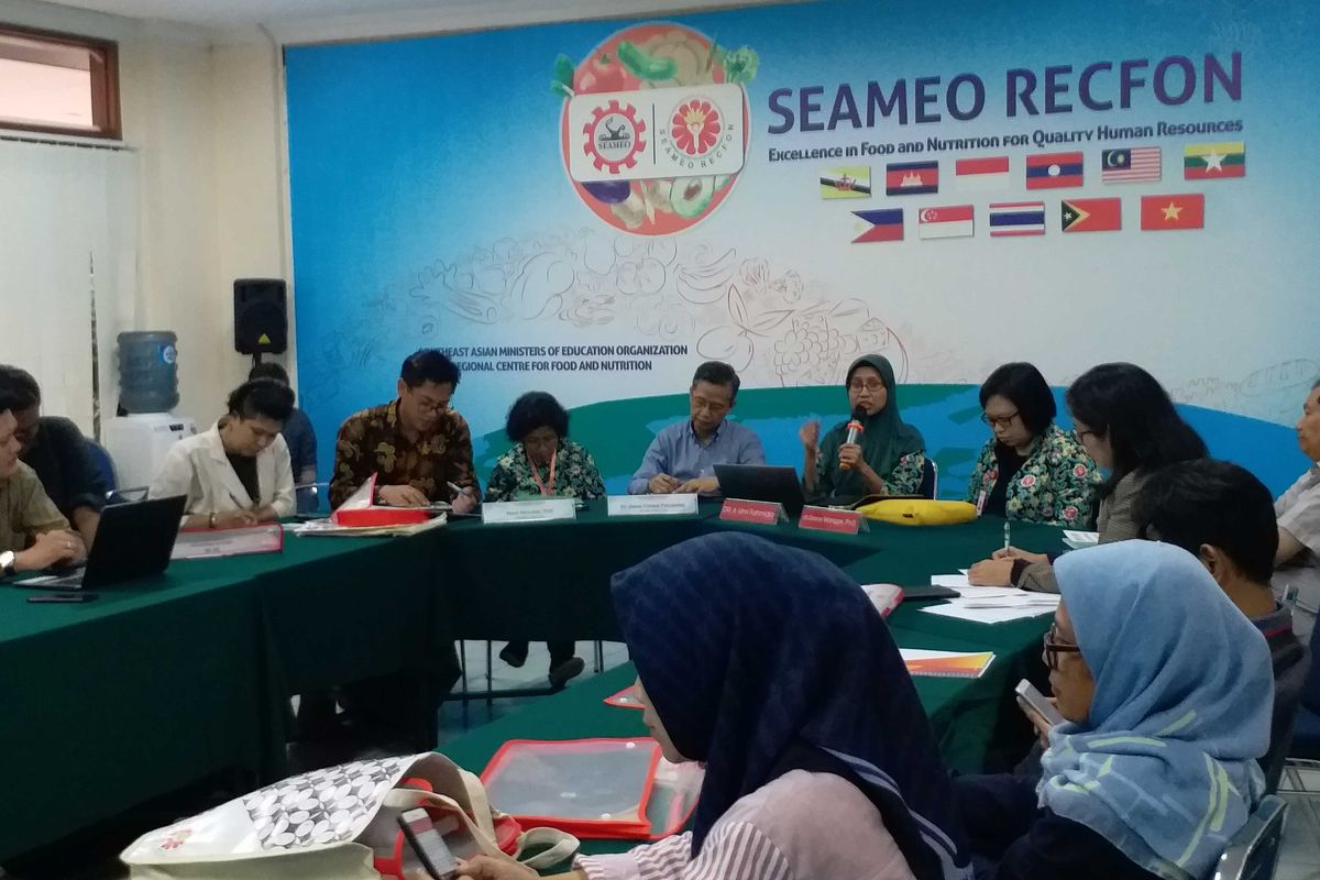 Southeast Asian Ministers of Education Organization (SEAMEO) Regional Centre for Food and Nutrition (RECFON) mengadakan diskusi ?Pendidikan Gizi dan Generasi Emas Indonesia 2045? di Gedung SEAMEO, Kedokteran UI Salemba, Jakarta (24/5/2019).