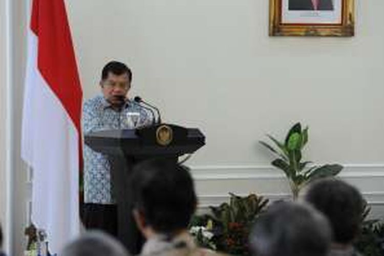 Wakil Presiden Jusuf Kalla saat memberikan sambutan pada kegiatan Anugerah Keterbukaan Informasi Publik di Istana Wapres, Selasa (20/12/2016).